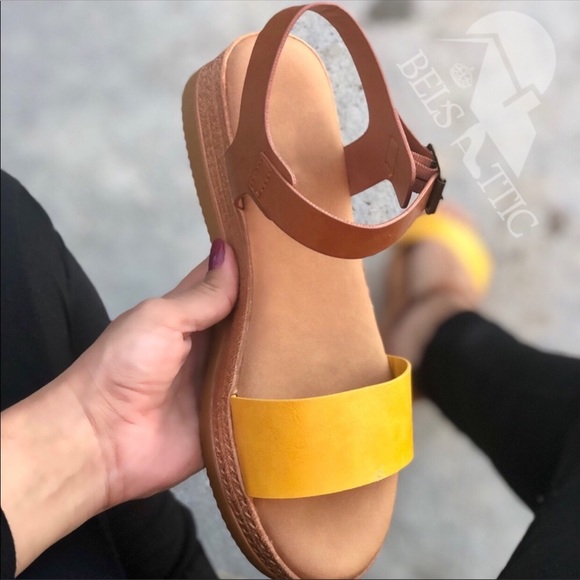 Last1♥️Yellow and Tan Platform Sandals - Picture 6 of 8